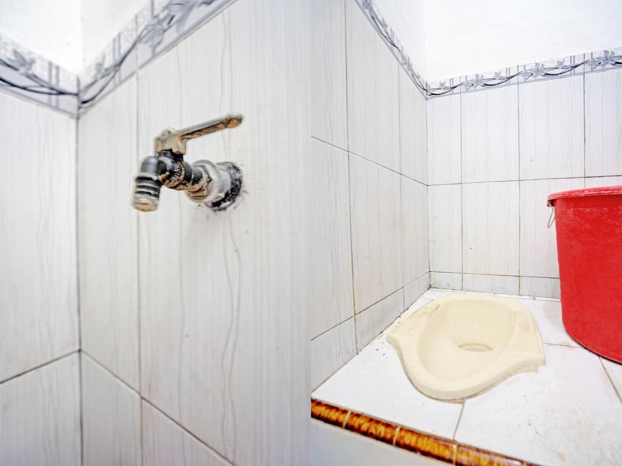 Oyo Life 92937 Kost Putri Sarkara Syariah Hotel Banyuwangi  Luaran gambar